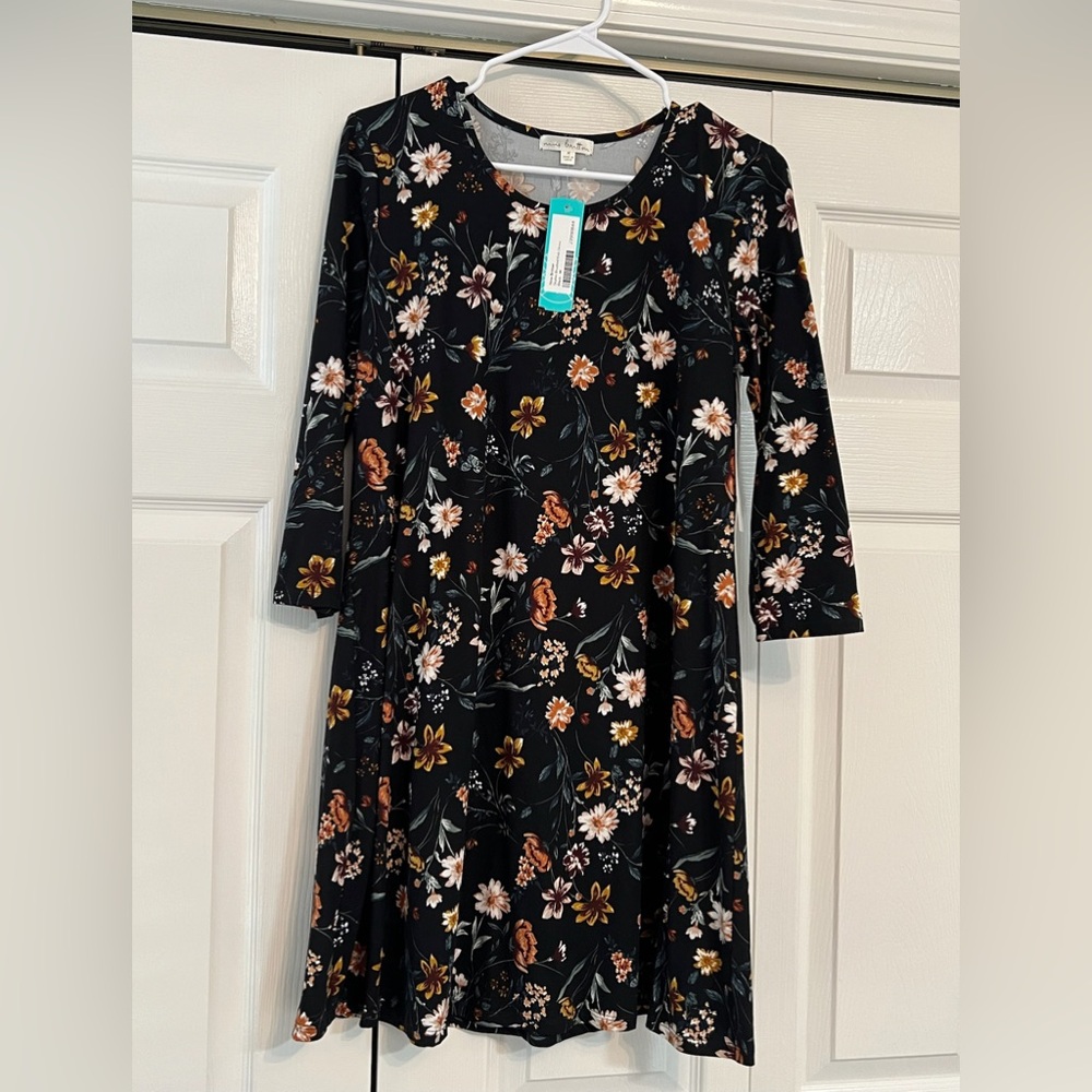 Nine Britton Skylee Brushed Knit Black Floral Print 3/4 Sleeve Shift Dress M NWT